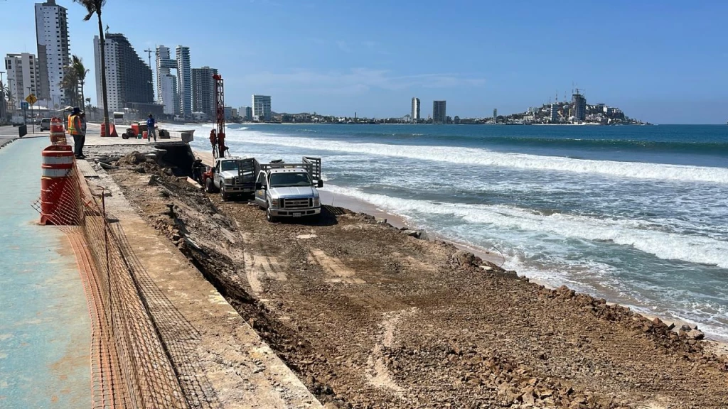 Realizan estudios de mecánica de suelo en socavón del malecón de Mazatlán