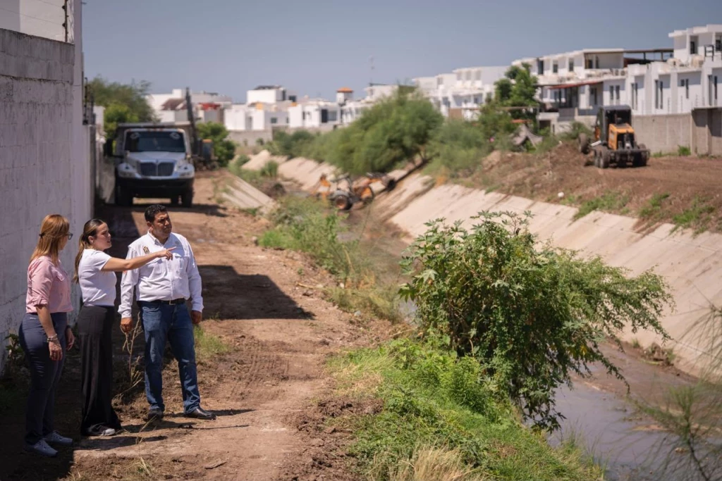 Supervisan limpieza de drenes en Culiacán