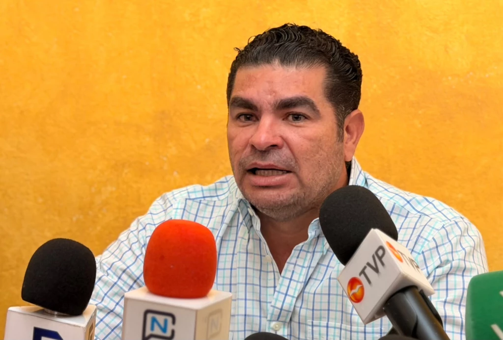 Sigue recorriendo Sinaloa Rodolfo Valenzuela