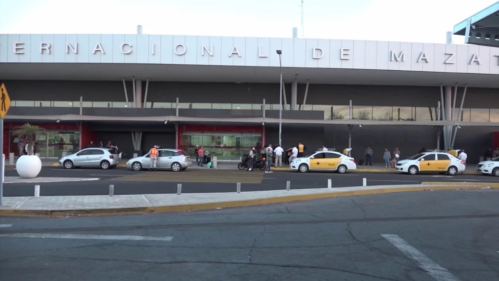 Trabajan para aumentar al turismo aéreo en Mazatlán
