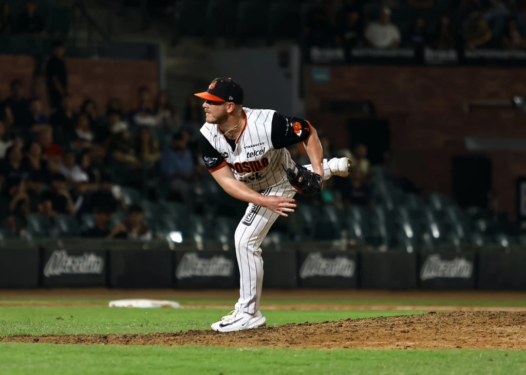El Relevista del año en la LMP, Matt Foster regresa con Naranjeros de Hermosillo