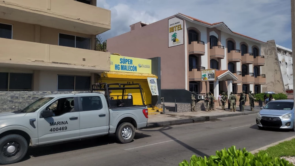 Atacan a balazos expendio de cerveza ubicado en el malecón de Mazatlán