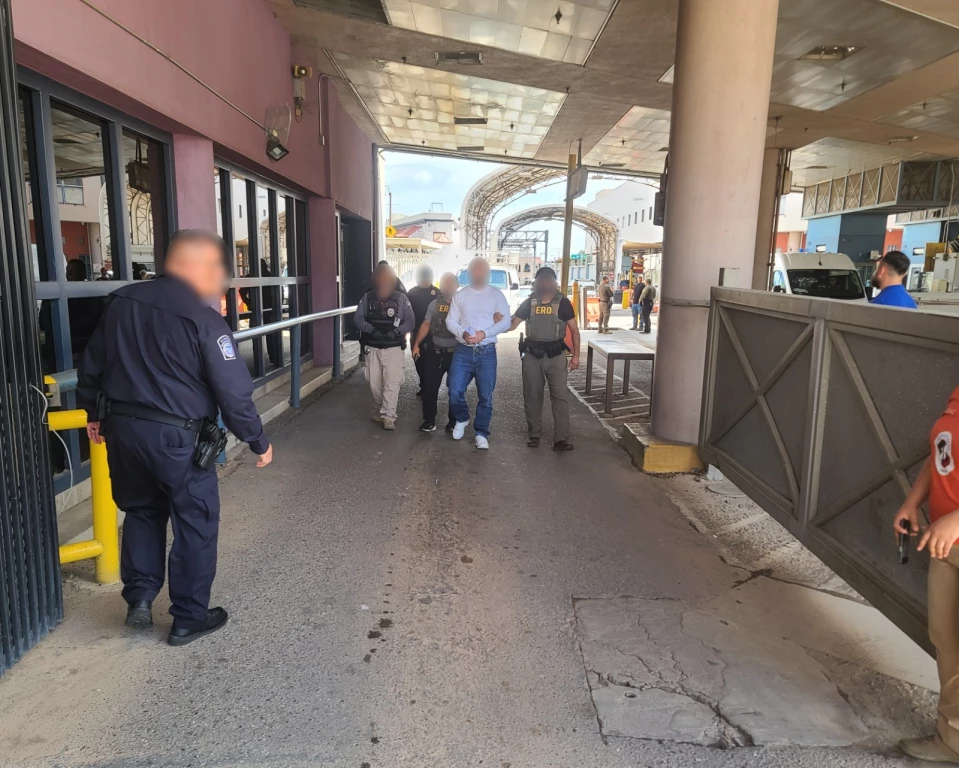 Detienen a hombre en Phoenix, EUU