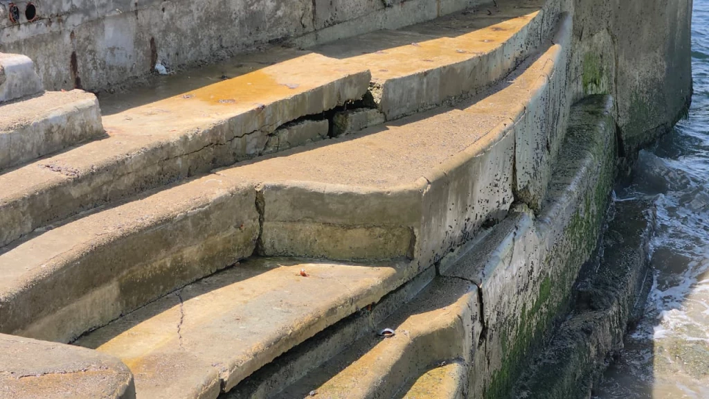 Se tiene contemplado rehabilitar escalinatas cerca del Monumento al Pescador tras afectaciones por oleaje