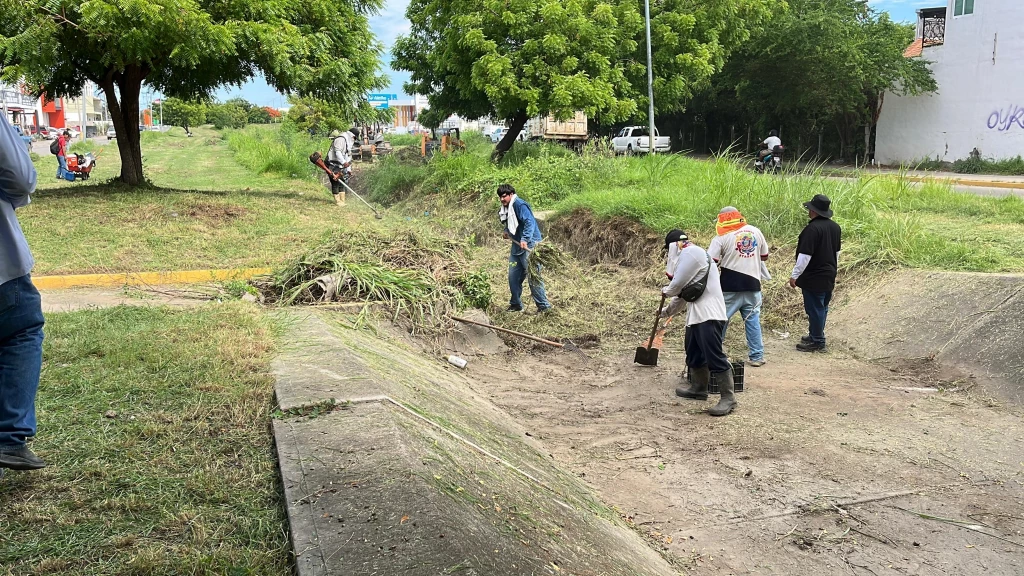 Se han limpiado 53 km de canales pluviales en Mazatlán