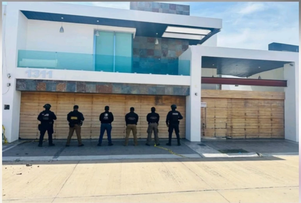 Aseguran dos inmuebles, 4 vehículos, en la colonia Isla Musala