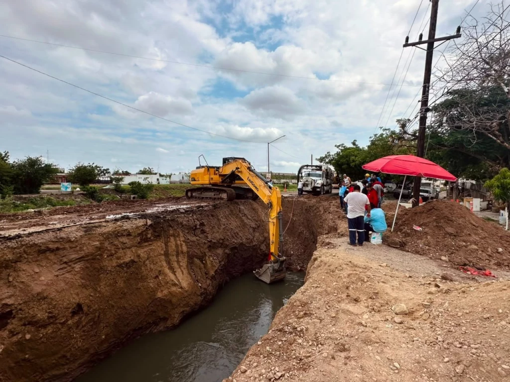 Renueva JAPAC 13 km de drenaje en Culiacán
