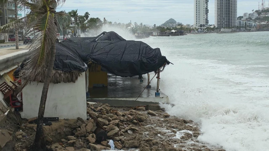Estructuras cerca del mar deben de tener buena cimentación para evitar afectaciones fuertes por oleaje