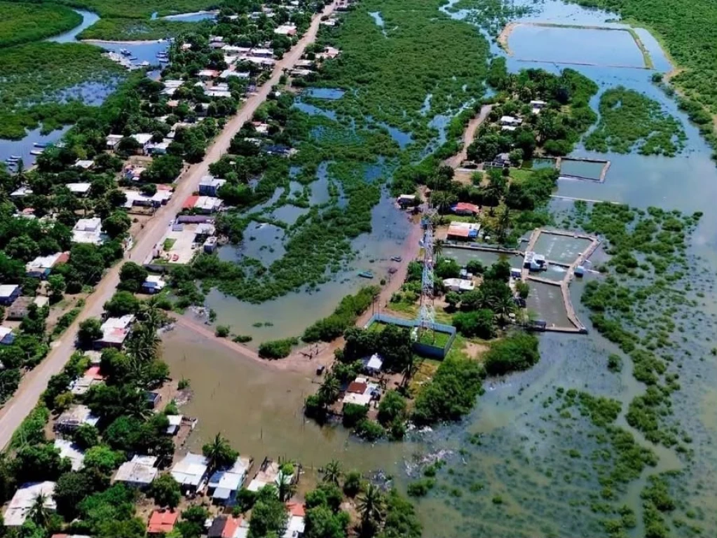 En Navolato, Las Aguamitas sigue bajo el agua