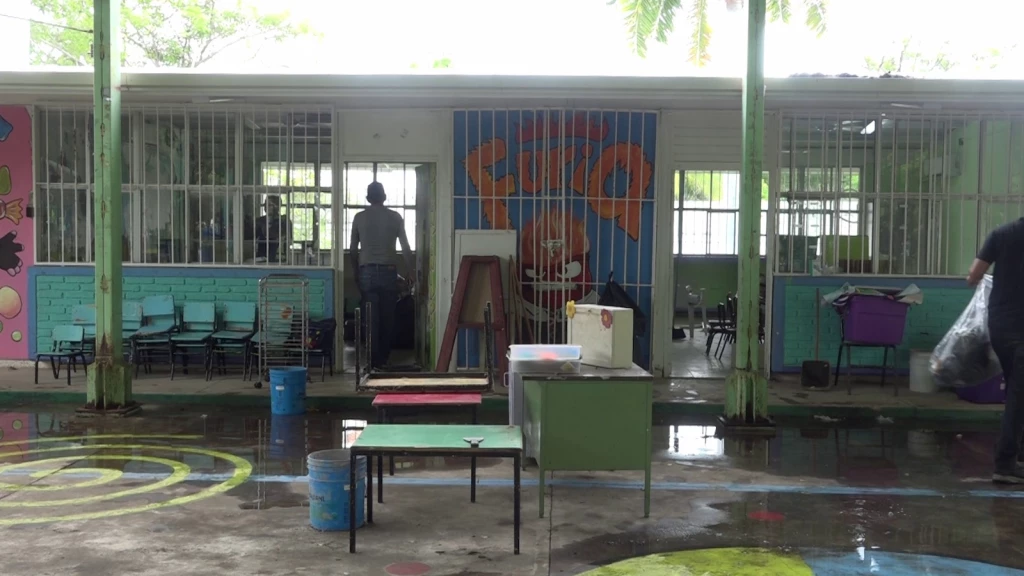 Denuncian obra de ISIFE con deficiencias en Jardín de Niños Angela Lund Gómez