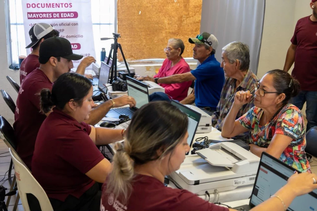 Avanzan credencialización de salud en Sinaloa