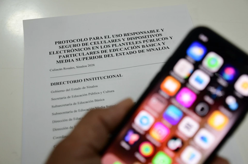 SEPyC ya regulará el uso de celulares en escuelas