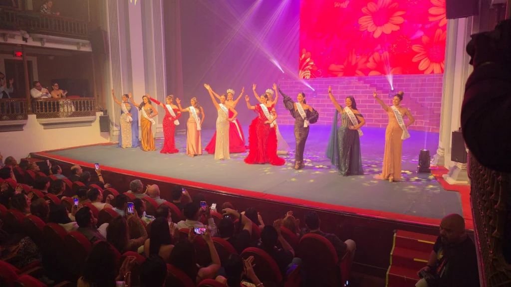 Presentan a las candidatas y candidatos que buscan las diferentes coronas del Carnaval de Mazatlán 2027