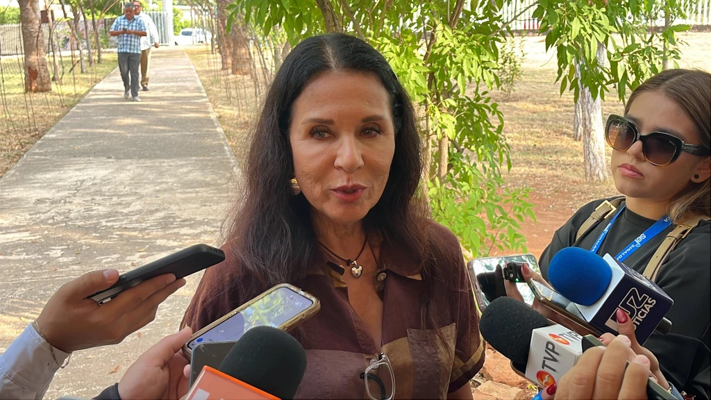 Servicios Públicos realiza acciones de limpieza y mantenimiento en panteones previo al Día de Muertos