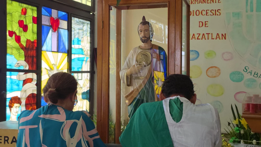 Mazatlecos pagan mandas a San Judas Tadeo y agradecen por las bendiciones a lo largo de los años