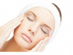 ¿Sabes cómo cuidar la piel de tu rostro? Sigue estos pasos para tu rutina facial de noche