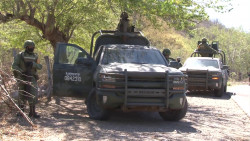 Ejército Mexicano asegura posible metanfetamina en Sinaloa