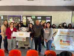 Cumplen alumnos de Cobach Sonora con el reto de reunir una tonelada de frijol para ayudar a familias