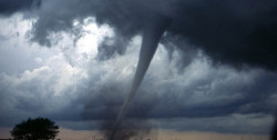 Tornados dejan por lo menos dos muertos en el sureste de EEUU
