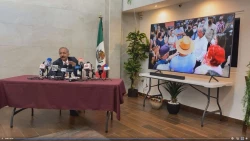 Presenta Jesús Estrada video en el que asegura no insulto a las viudas de policías