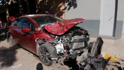Choque tipo carambola deja daños materiales en cinco vehículos