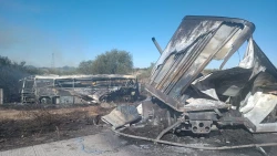 Logran Bomberos controlar incendio en la Carretera de Hermosillo - Guaymas