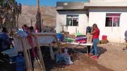 Entregan apoyos a familias que perdieron su hogar por incendio