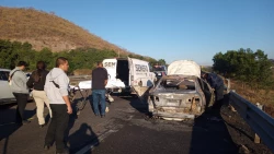Encuentran dos cuerpos calcinados dentro de un vehículo en Culiacán