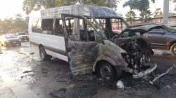 Se incendia camión en el centro de Los Mochis