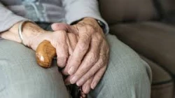 Encierran a anciana por tres días en su casa sin comida