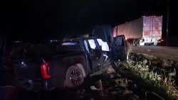 Choque entre dos camioneta deja a una persona sin vida en Navolato