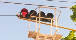 Avanza instalación de semáforos en Los Mochis