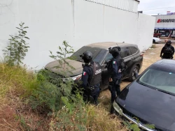 Recuperan camioneta con reporte de robo en la colonia Comunicadores de Culiacán