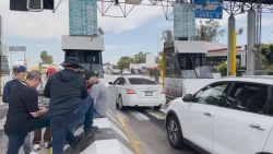 Transportistas de Sinaloa toman caseta de Costa Rica por los altos cobros