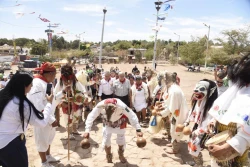 Ratifica Tesorero apoyo para ceremonias indígenas yoremes de Semana Santa 2023.