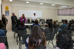 Lleva la SSPM platicas para padres de familia a la secundaria en Esperanza