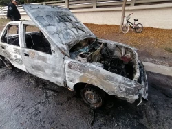 Incendian vehículo cerca del Puente Blanco en Culiacán