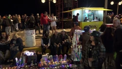 Vendedores en Carnaval de Mazatlán advierten presencia de billetes falsos