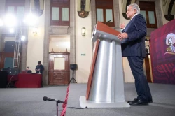 Avala AMLO que una mujer dirija el INE