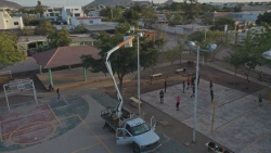 Avanza la rehabilitación de luminarias en Culiacán
