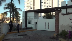 Vecinos llevan demanda a juez federal por bloqueos en acceso de playas en Mazatlán