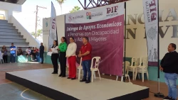 DIF Mazatlán beneficia a 750 personas con discapacidad y adultos mayores con apoyos económicos