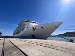 Arriba a Mazatlán crucero con 5 mil 410 personas a bordo