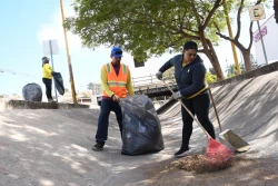Llevan a cabo limpieza integral en bulevares de la ciudad