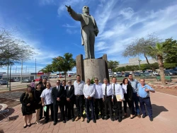 Conmemoran 217 aniversario del natalicio del ex presidente Benito Juárez García