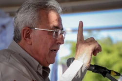 Rocha se deslinda del tema UAS