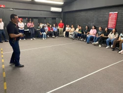 Estudiantes de la UAS visitan la UNIPOL