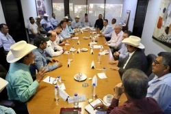 Gobernador de Sinaloa y Segalmex se reúnen con productores