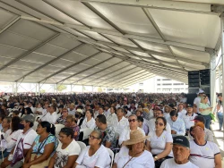 Miles de personas en espera de la conferencia de Claudia Sheinbaum en Mazatlán