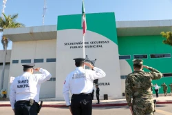 Rinde la SSPM ceremonia cívica con izamiento de bandera